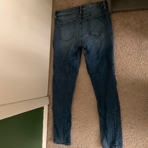 American Rag Distressed Jeans size 9 - Picture 7 of 8